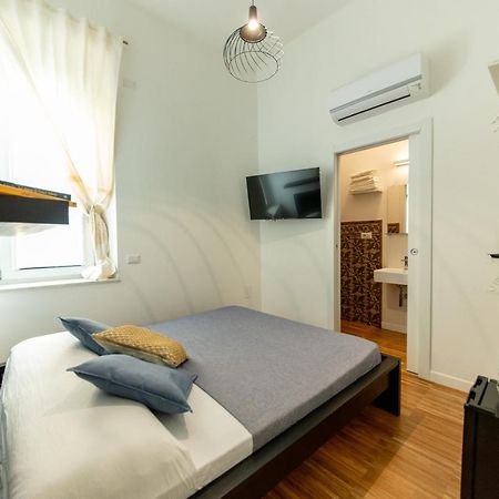 Lele'S Rooms Cagliari Ngoại thất bức ảnh