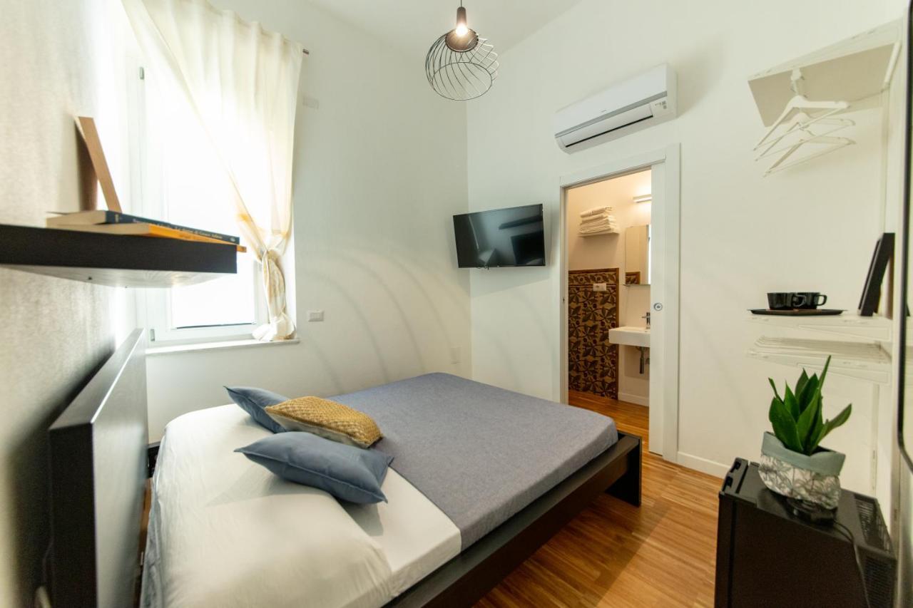 Lele'S Rooms Cagliari Ngoại thất bức ảnh