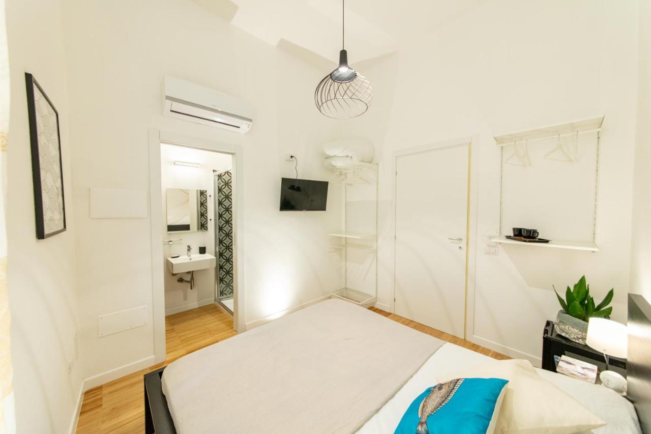 Lele'S Rooms Cagliari Ngoại thất bức ảnh